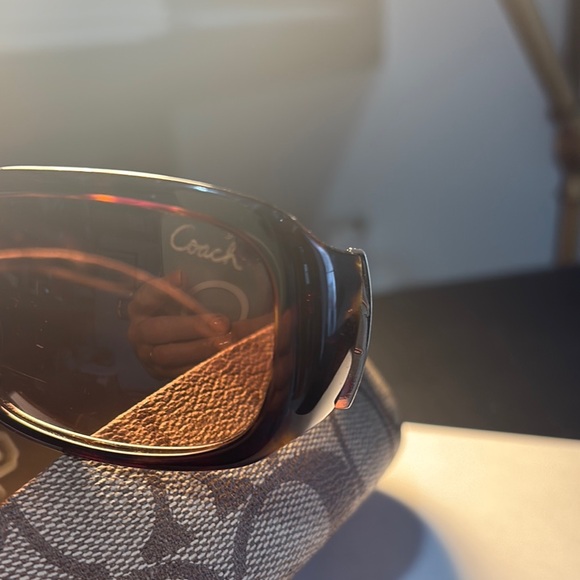 Coach Designer Sunglasses with Tortoise shell Frames great condition - Picture 2 of 5
